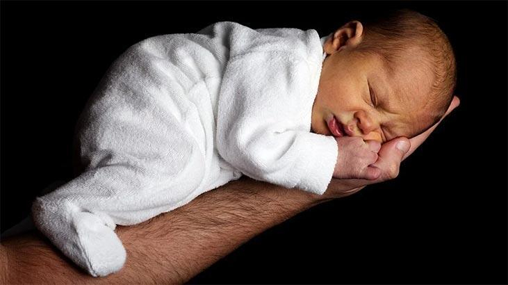 Rüyada Erkek Bebek Emzirmek Ne Demek? Kucakta Erkek Bebek Emzirdiğini ile Rüyada Bebek Öpmek