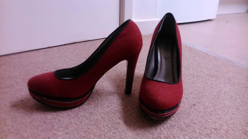 Rüyada Kırmızı Topuklu Ayakkabı Giydiğini Görmek Rüyalar Dünyası ilgili Rüyada Birinin Kırmızı Giydiğini Görmek Nedir