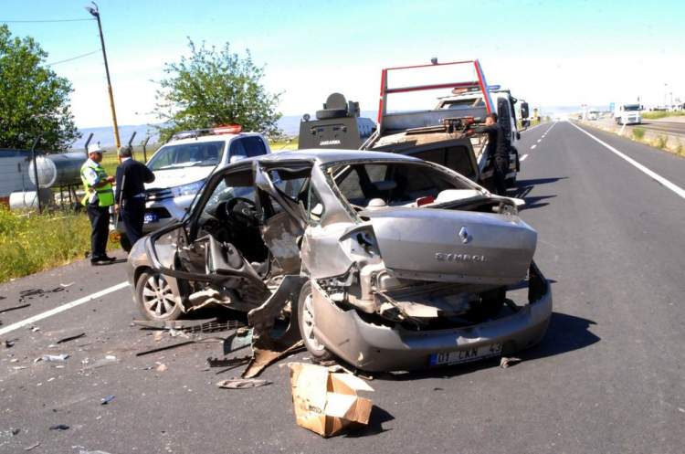 Rüyada Trafik Kazası Geçiren Birini Görmek Ruyandagor ile Rüyada Araba Kazası Yapmak Ve Kurtulmak Ne Anlama Gelir